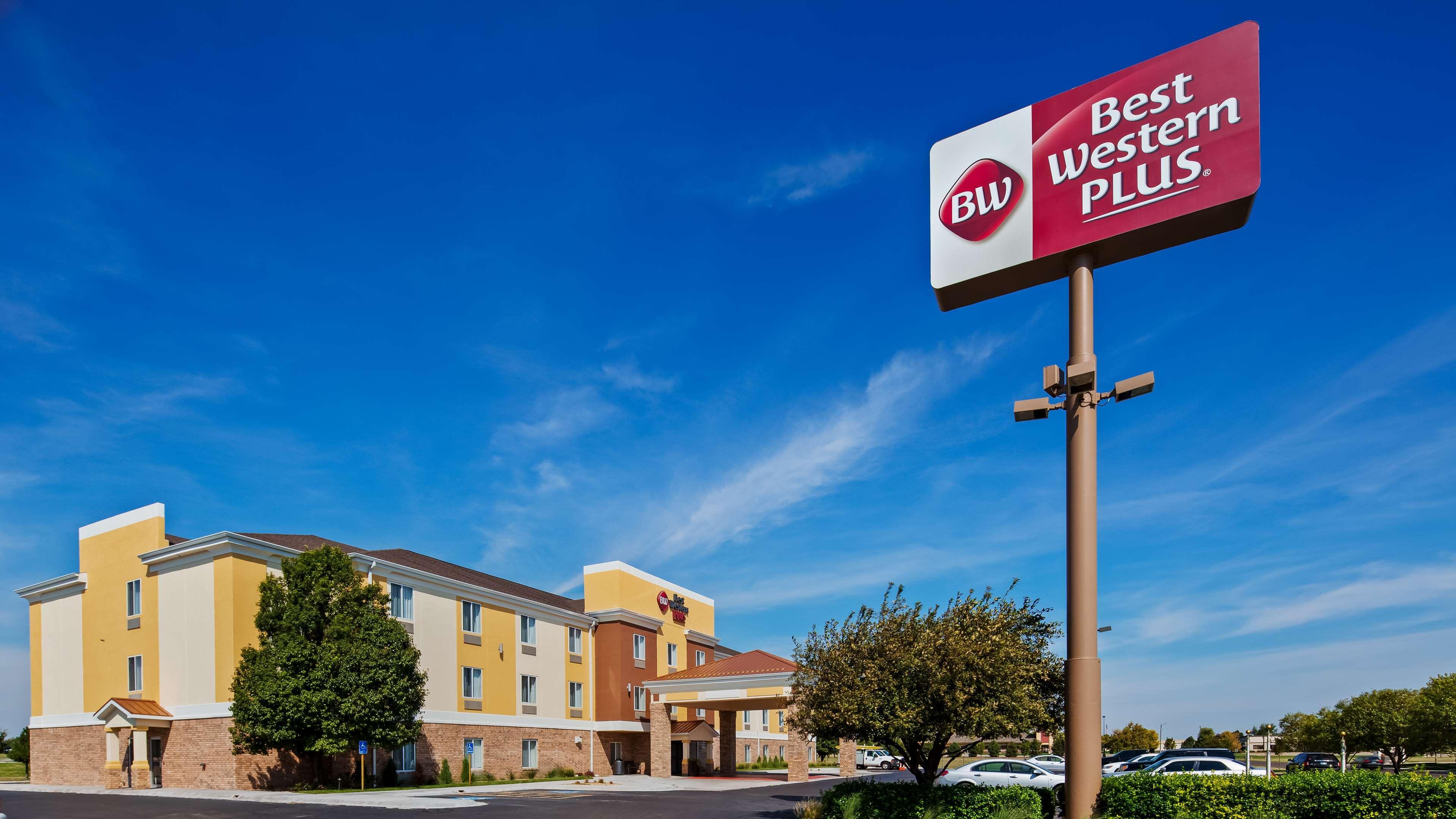 Best Western Plus Liberal Hotel & Suites Esterno foto